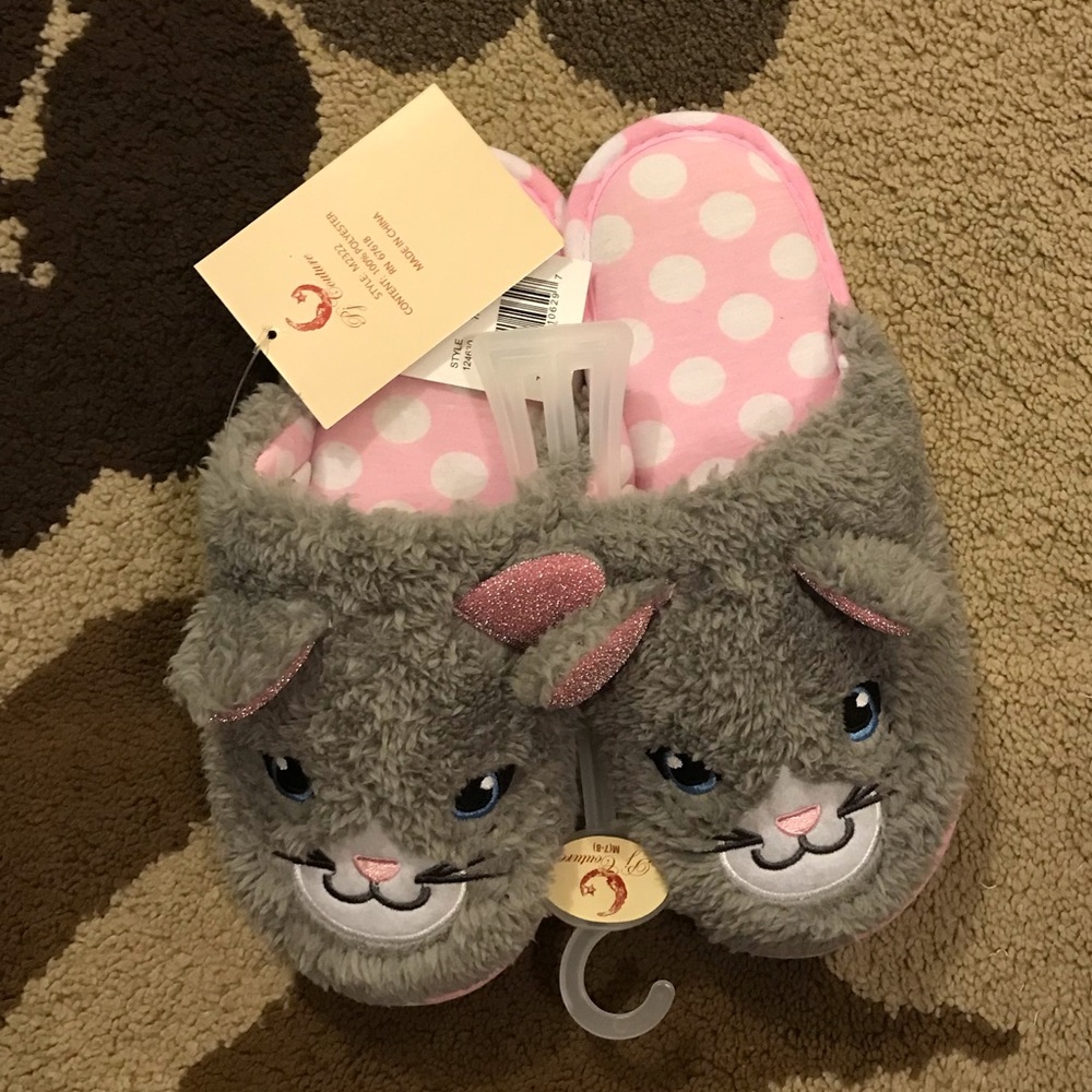 PJ Couture Slippers
Gray Grey Kitty Cat